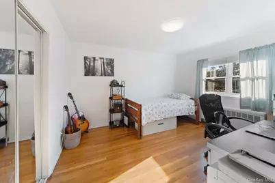 902 Dean Avenue, Bronx, NY 10465 - Photo 17