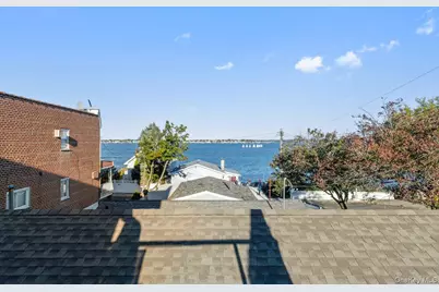 902 Dean Avenue, Bronx, NY 10465 - Photo 29