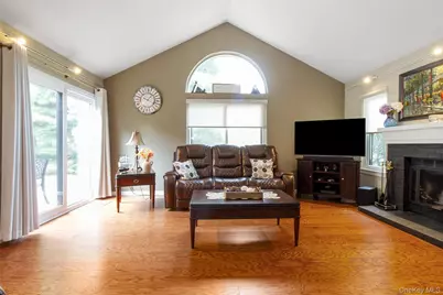 489 Heritage Hills #B, Somers, NY 10589 - Photo 9