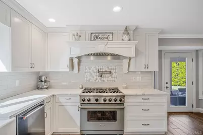 31 Dillon Drive, Dix Hills, NY 11746 - Photo 13