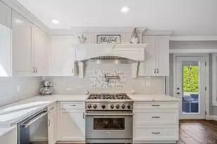 31 Dillon Dr, Dix Hills, NY 11746 - Photo 13