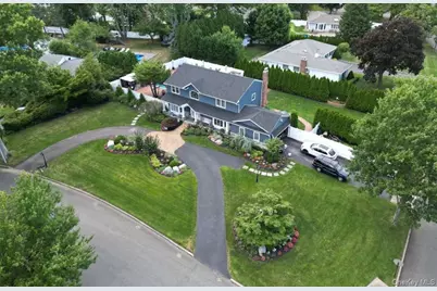 31 Dillon Drive, Dix Hills, NY 11746 - Photo 5