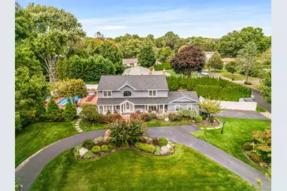 31 Dillon Drive, Dix Hills, NY 11746 - Photo 3