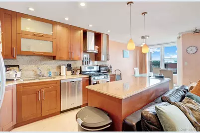 2800 Coyle #622, Brooklyn, NY 11235 - Photo 11