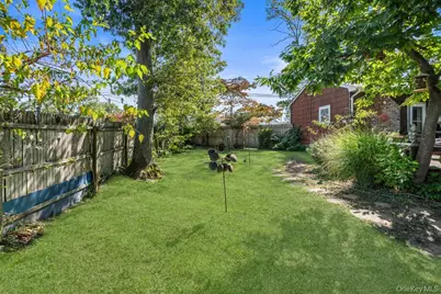 209 Claremont Avenue, West Babylon, NY 11704 - Photo 11