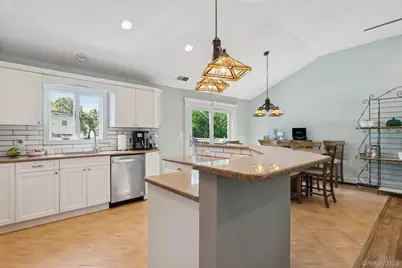 12 Wesleyan Road, Commack, NY 11725 - Photo 11