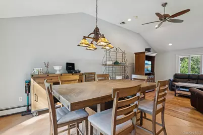 12 Wesleyan Road, Commack, NY 11725 - Photo 7