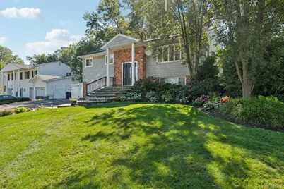 12 Wesleyan Road, Commack, NY 11725 - Photo 3