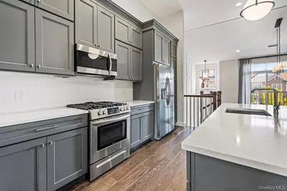 295 Silver Timber Drive, Yaphank, NY 11980 - Photo 5