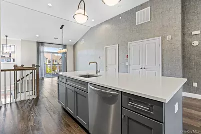 295 Silver Timber Drive, Yaphank, NY 11980 - Photo 9