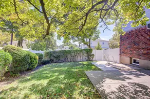 216-03 64th Ave, Bayside, NY 11364 - Photo 27