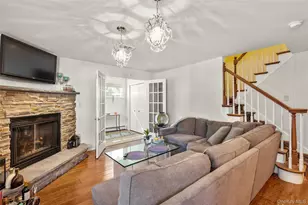 28 Mosshill Pl, Stony Brook, NY 11790 - Photo 13