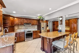 28 Mosshill Pl, Stony Brook, NY 11790 - Photo 9