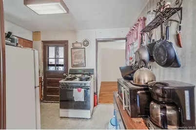 361 35th Street, Lindenhurst, NY 11757 - Photo 9