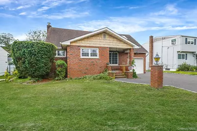 361 35th Street, Lindenhurst, NY 11757 - Photo 3