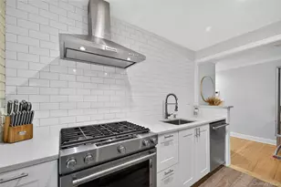 8 Terrace Cir, Great Neck, NY 11021 - Photo 7