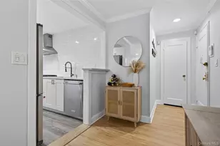 8 Terrace Cir, Great Neck, NY 11021 - Photo 5