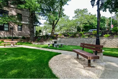 8 Terrace Circle #1B, Great Neck, NY 11021 - Photo 17