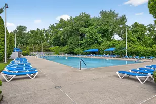 8 Terrace Cir, Great Neck, NY 11021 - Photo 13