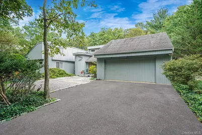 271 Bread and Cheese Hollow Road, Northport, NY 11768 - Photo 5