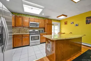 141 Brown Ave, Hempstead, NY 11550 - Photo 7