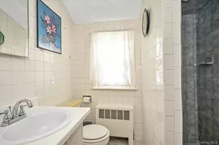 141 Brown Ave, Hempstead, NY 11550 - Photo 13