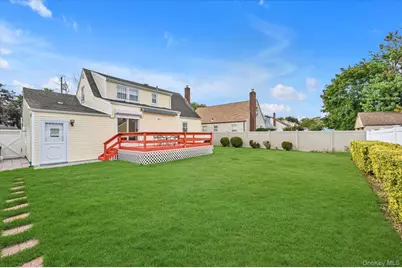 141 Brown Avenue, Hempstead, NY 11550 - Photo 19