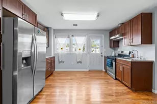 142-24 250th St, Rosedale, NY 11422 - Photo 15