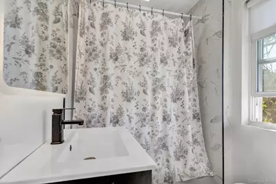 159 Southside Avenue, Freeport, NY 11520 - Photo 27