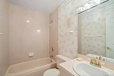 152 Baywood Drive, Calverton, NY 11933 - Photo 25