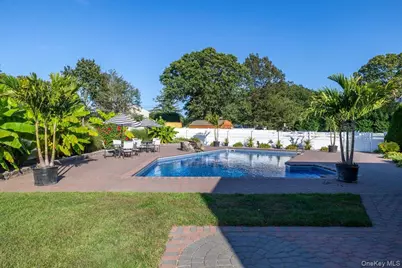 895 Sycamore Avenue, Bohemia, NY 11716 - Photo 21