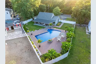 895 Sycamore Avenue, Bohemia, NY 11716 - Photo 37