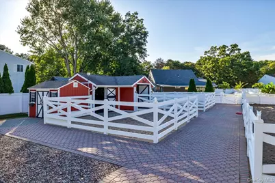 895 Sycamore Avenue, Bohemia, NY 11716 - Photo 25