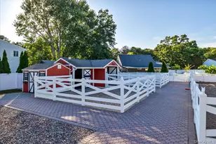 895 Sycamore Ave, Bohemia, NY 11716 - Photo 25