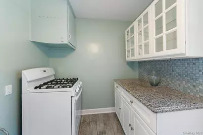 470 Tuckahoe Road #4B, Yonkers, NY 10710 - Photo 9