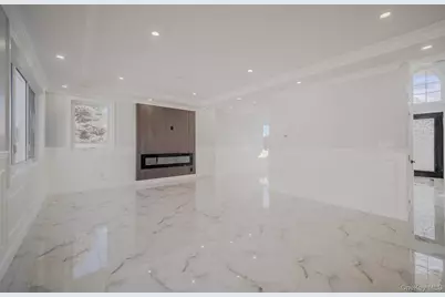 68 Spruce Street, Hicksville, NY 11801 - Photo 9