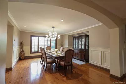 10 Hazelwood Court, Jericho, NY 11753 - Photo 5