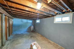 16 Adams Pl, West Islip, NY 11795 - Photo 17