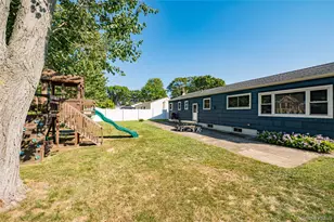 16 Adams Pl, West Islip, NY 11795 - Photo 19