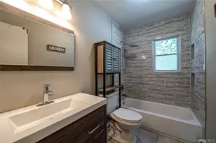 16 Adams Pl, West Islip, NY 11795 - Photo 11