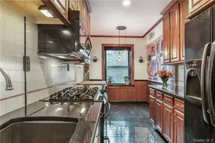 10 Nosband Ave, White Plains, NY 10605 - Photo 7