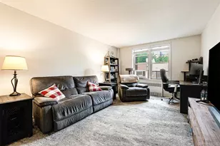 67-25 Clyde St, Forest Hills, NY 11375 - Photo 15