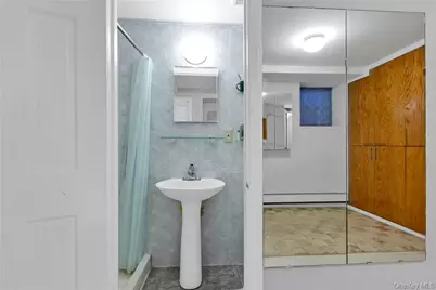 82 W End Avenue, Brooklyn, NY 11235 - Photo 35