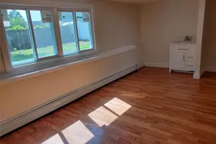 31 W Marine Ave, Lindenhurst, NY 11757 - Photo 17