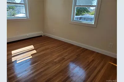 31 W Marine Avenue, Lindenhurst, NY 11757 - Photo 15