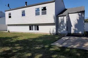 31 W Marine Ave, Lindenhurst, NY 11757 - Photo 21