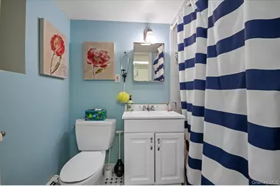 375 Broadway, Lawrence, NY 11559 - Photo 23