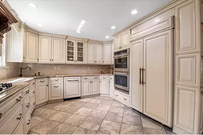 375 Broadway, Lawrence, NY 11559 - Photo 13