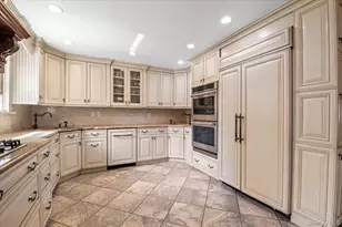 375 Broadway, Lawrence, NY 11559 - Photo 13