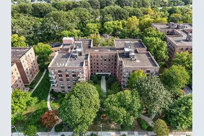 22424 Union Turnpike #1H, Oakland Gardens, NY 11364 - Photo 7